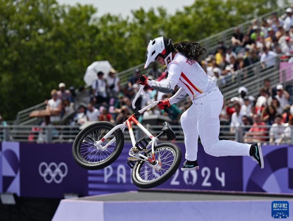 自転車BMXフリースタイル・パーク女子で中国の鄧雅文選手が金　パリ五輪