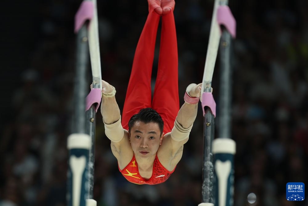 体操男子種目別平行棒で中国の鄒敬園選手が二連覇達成　パリ五輪