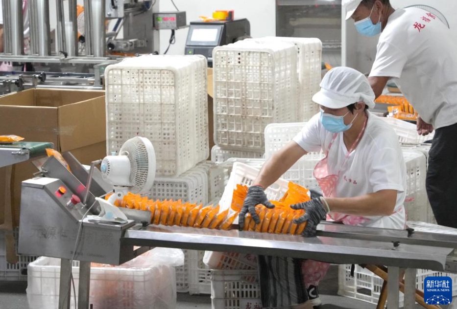 月餅の生産に追われる食品メーカー　山東省新泰市