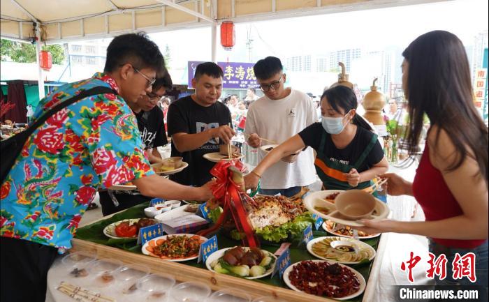 壮族の料理を味わい、腕を競う「南丹味道」グルメコンテスト開催　広西