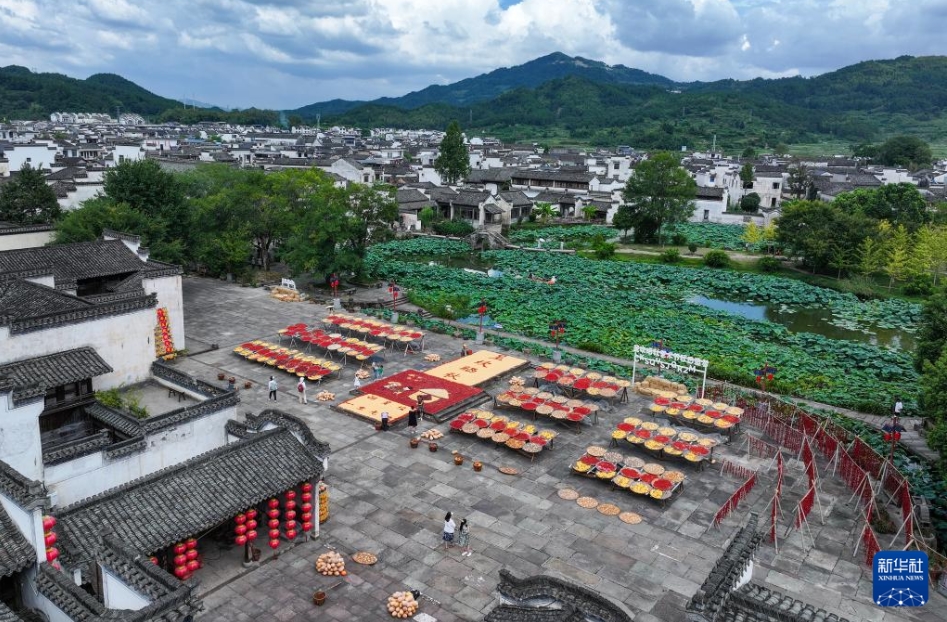 農作物の天日干し「晒秋」　安徽省黄山