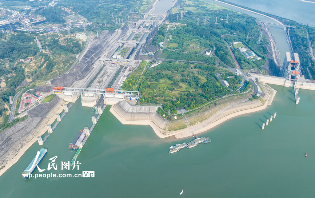 三峡ダムの船舶昇降機が稼働を停止し　湖北省宜昌