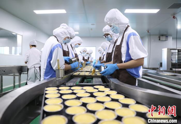 中秋節を控え、生産に追われる月餅メーカー　寧夏