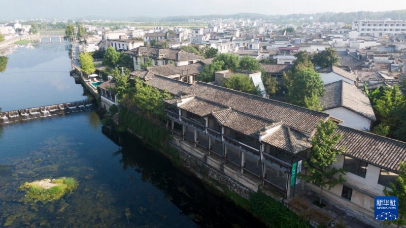 1千年の歴史を誇る黄山市黟県に移り住み若々しい力を注ぎ込む青年たち