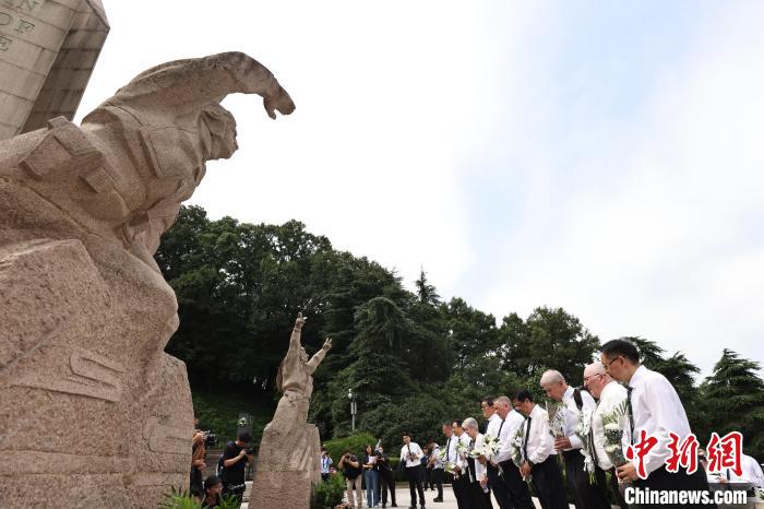 抗日戦争勝利79周年記念写真展のオープニングセレモニー開催　江蘇省南京