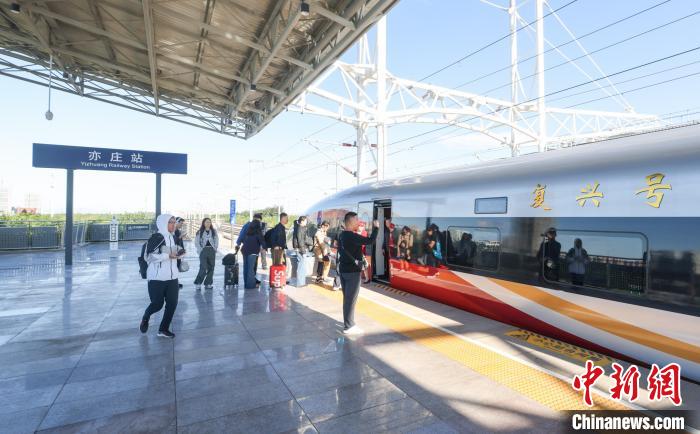 北京・天津都市間鉄道の亦荘駅が開業