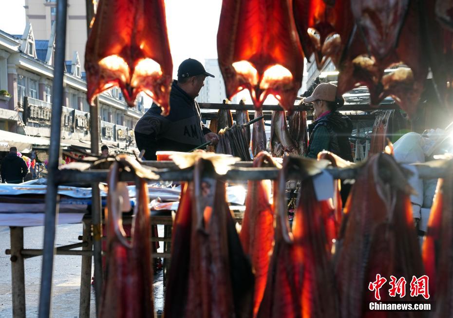 百年の歴史誇る中国最東端の魚市場「東極魚市」　黒竜江・佳木斯