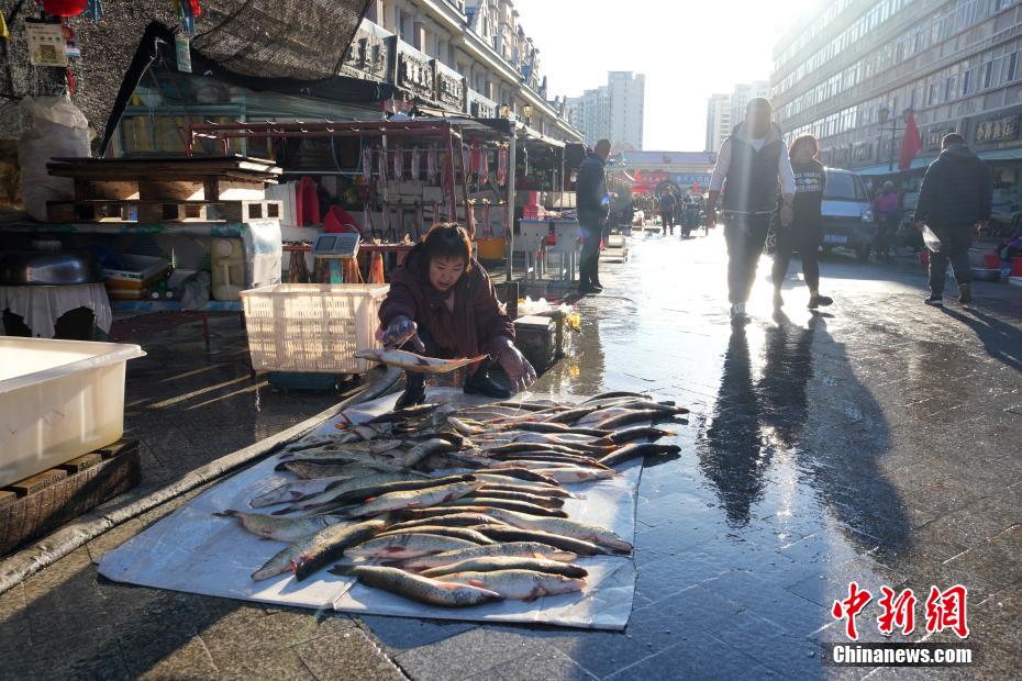 百年の歴史誇る中国最東端の魚市場「東極魚市」　黒竜江・佳木斯