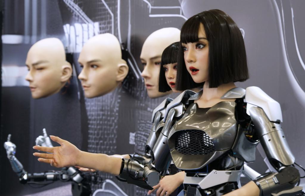 2024世界ロボット大会で披露された人型ロボット（資料写真。撮影・李欣）