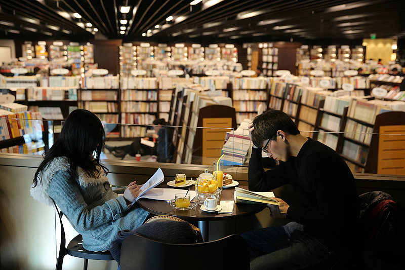 浙江省・杭州市のある書店（画像著作権はCFP視覚中国所有のため転載禁止）