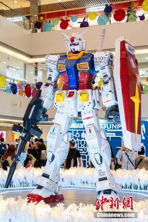 機動戦士ガンダム45周年を記念し、香港屯門に「ガンダム基地」登場