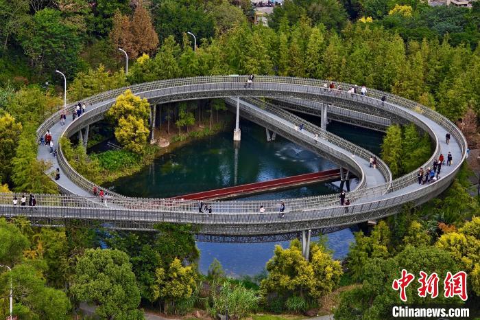 緑豊かな冬の遊歩道「福道」をそぞろ歩く　福建省福州