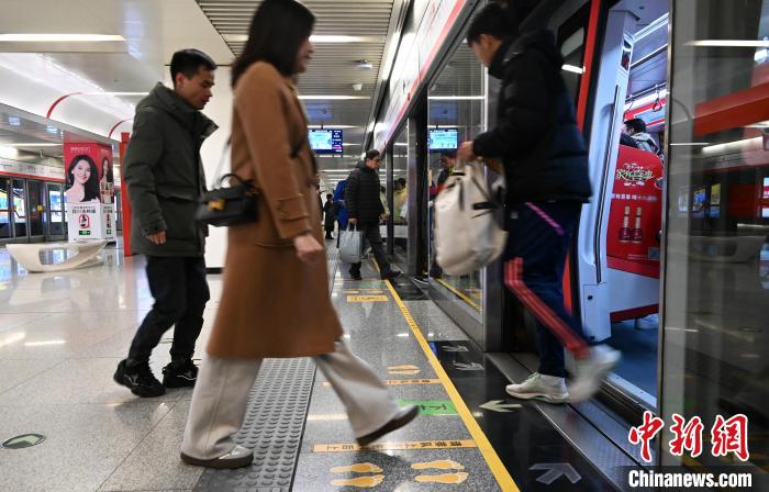 環境に優しい外出を市民に奨励し、バス・地下鉄の無料乗車を実施　河北省石家荘