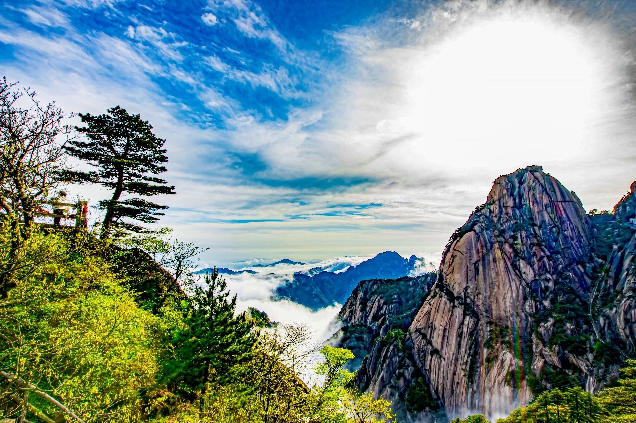 黄山（撮影·菅原寿和）