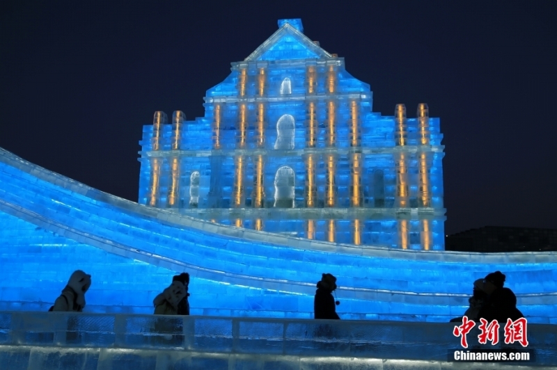 100万平方メートルの哈爾浜氷雪大世界がオープン