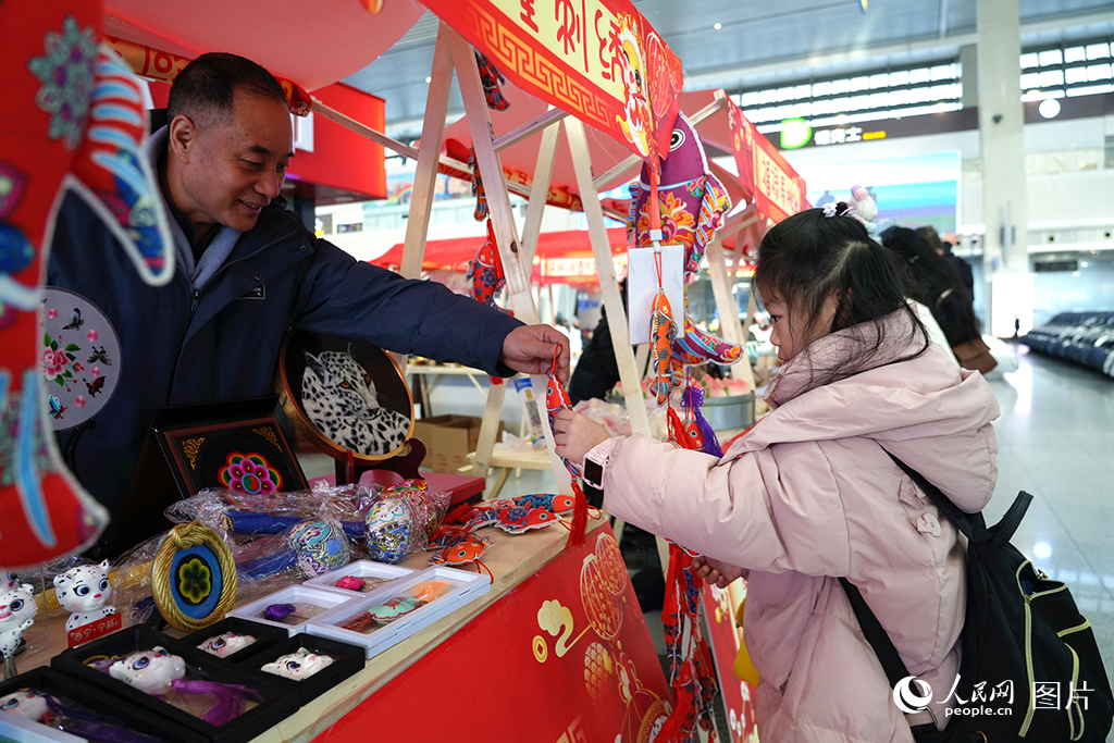 全国各地の2025年春運初日に密着