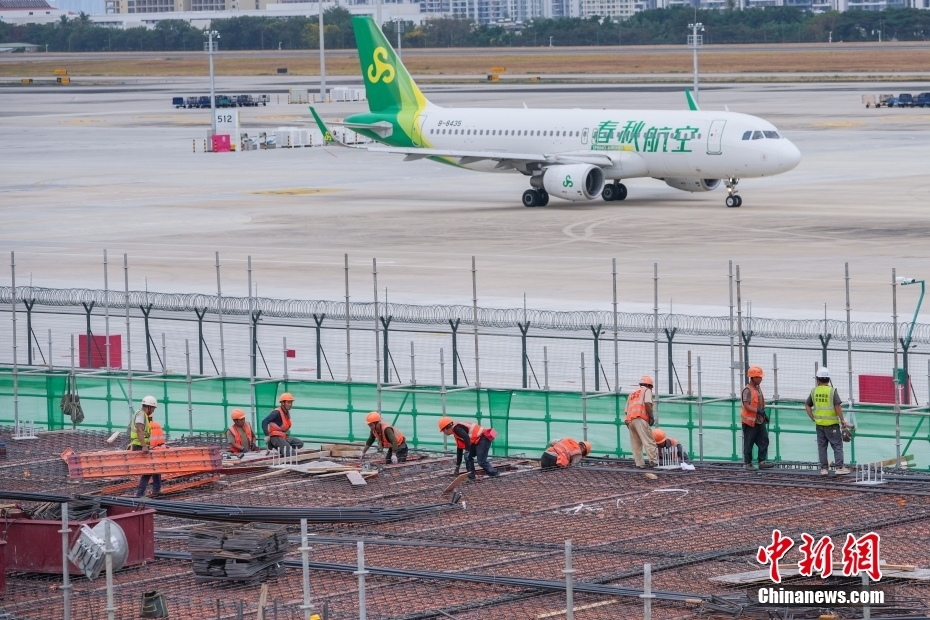 急ピッチで建設が進む三亜鳳凰国際空港第3期改造工事　海南省