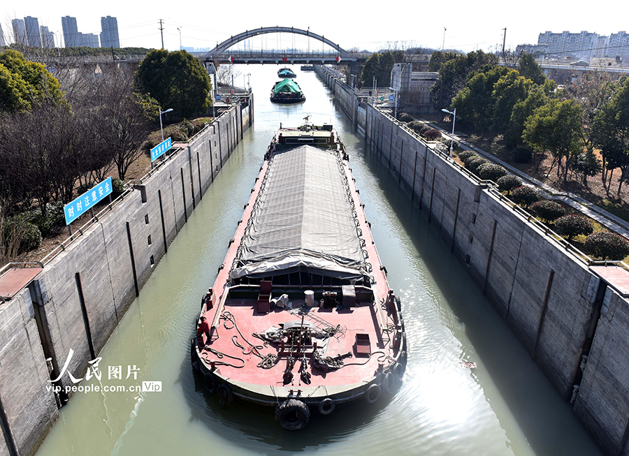 春節明け、船舶が行き交い活気に満ちた「黄金水路」　安徽省