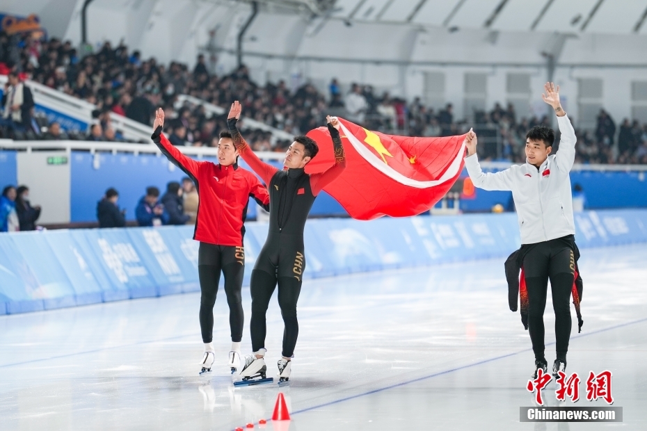 スピードスケート男子チームパシュートで中国が優勝　アジア冬季競技大会