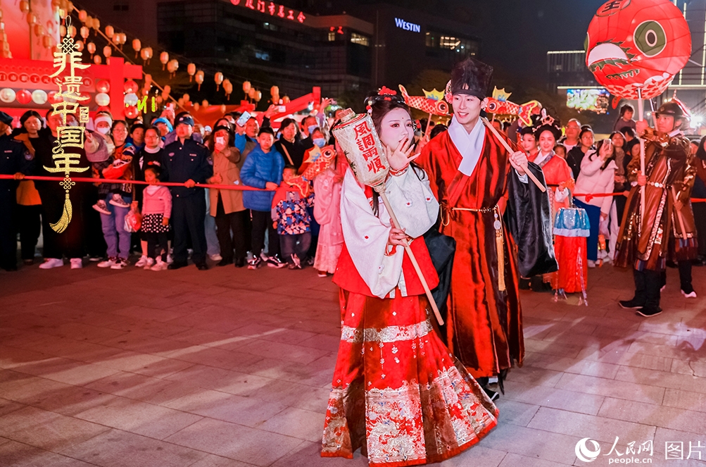 中国各地で元宵節を祝うイベント