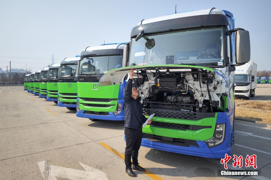 200KW水素燃料電池搭載大型トラック100台が天津でラインオフ　中国初
