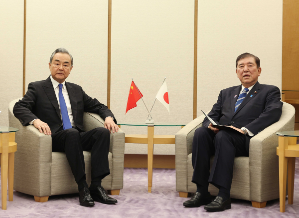 日本の石破茂首相が王毅氏と会談