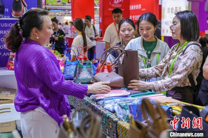 消費財博でシンガポール・マレーシア・タイの商品が人気に　海南省海口