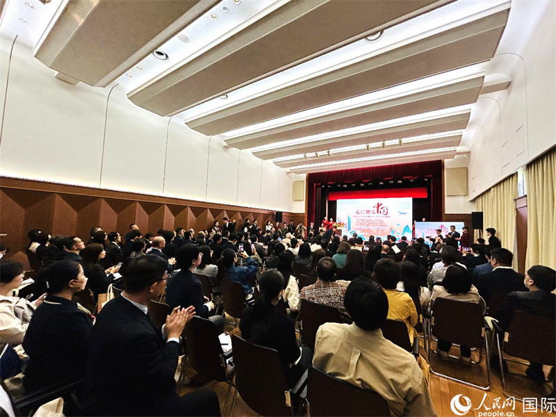 東京の在日本中国大使館で4月15日午後に開催された第4回「心に映る中国」日本人がとらえた中国フォトコンテスト授賞式の様子（撮影・許可）。