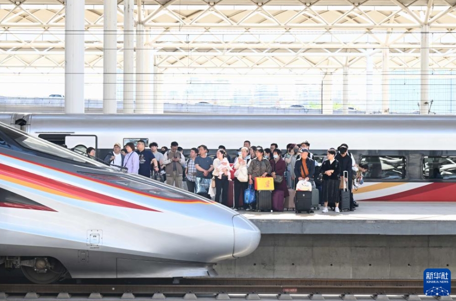 メーデー連休中の鉄道利用者数が延べ1億4400万人の見込み