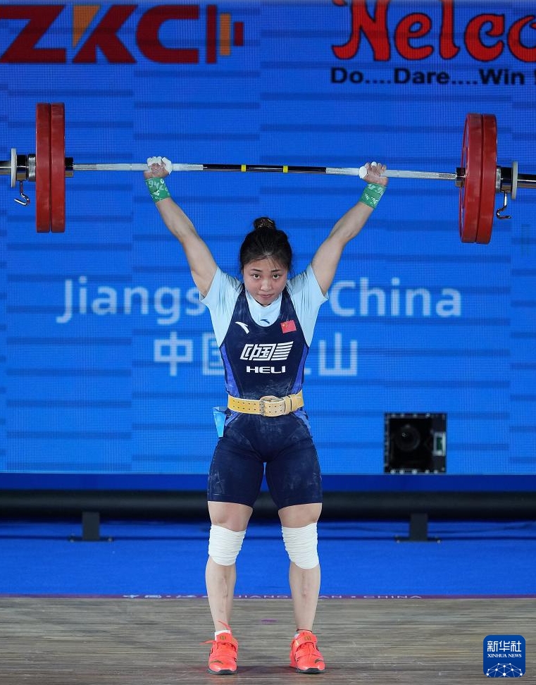 アジアウエイトリフティング選手権で張海琴選手が女子55キロ級3種目のユース記録更新