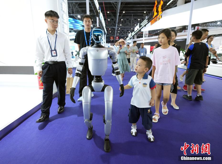 第20回西部国際博覧会が開幕　AIなど最先端の成果が勢揃い
