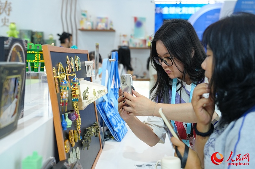 第21回中国国際文化産業博覧交易会が開催　中国テイストあふれる「お宝」が目玉に