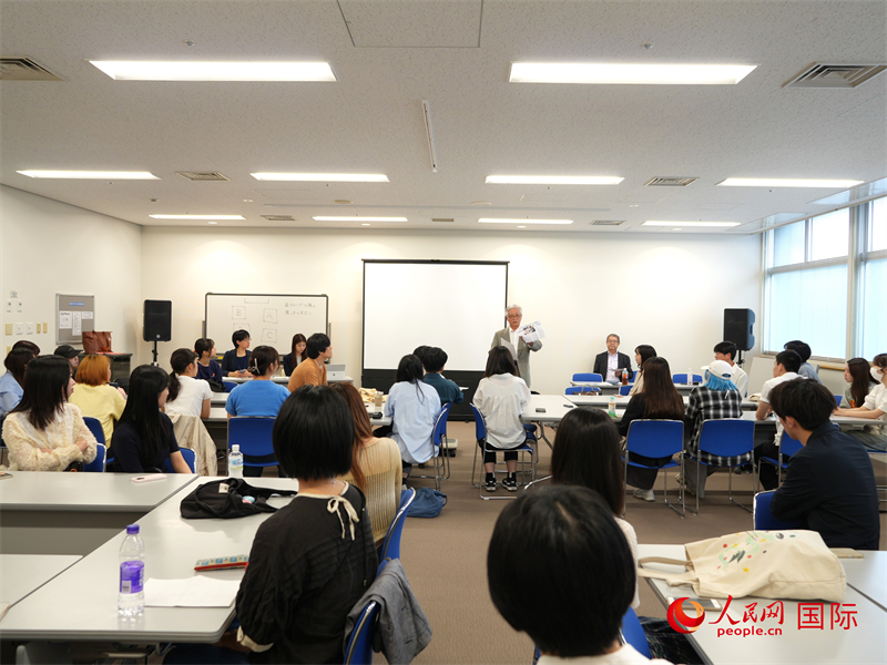事後報告会の様子（撮影・許可）。
