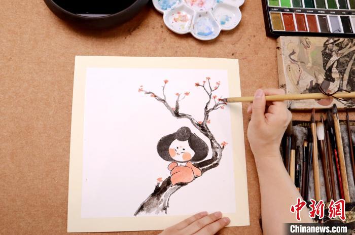 喬喬さんが描いた「唐妞」をモチーフとした水墨画（撮影・李一璠）。