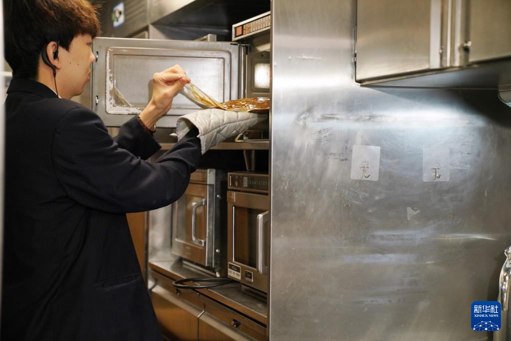 高速列車で斉斉哈爾焼肉を食べよう！　黒竜江省