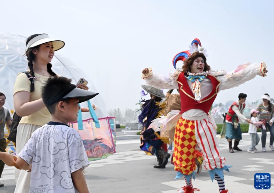 「水との共生」をテーマにしたテーマパーク「東方伊甸園」が開園　山東省青島