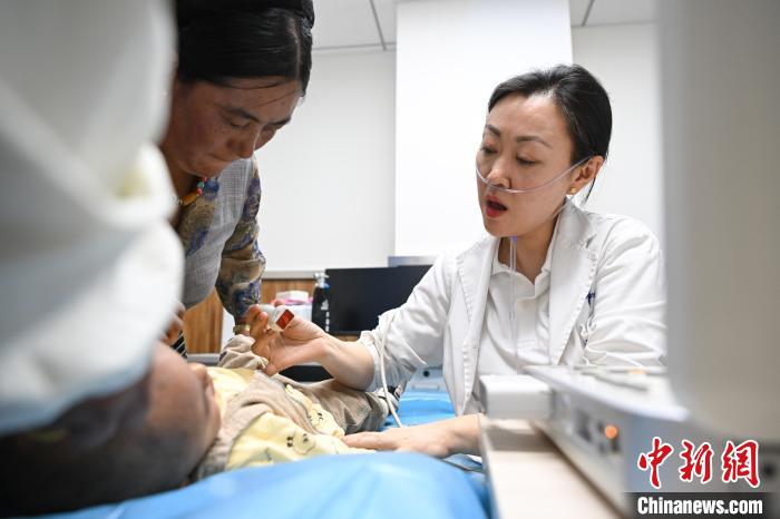 先天性心疾患の子どもたちをスクリーニングする支援活動　西蔵・拉薩