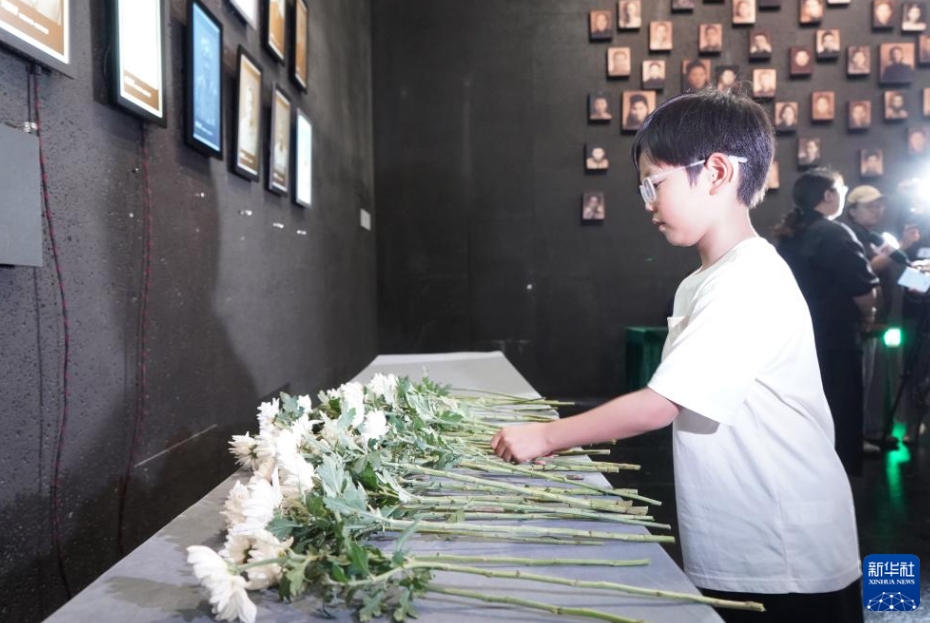 南京大虐殺被害者の消灯追悼式　江蘇省南京