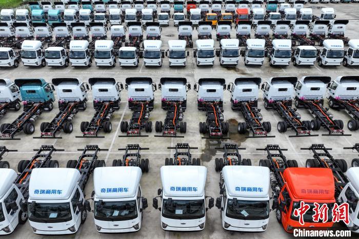 生産に追われる新エネルギー車メーカー　貴州省貴安新区