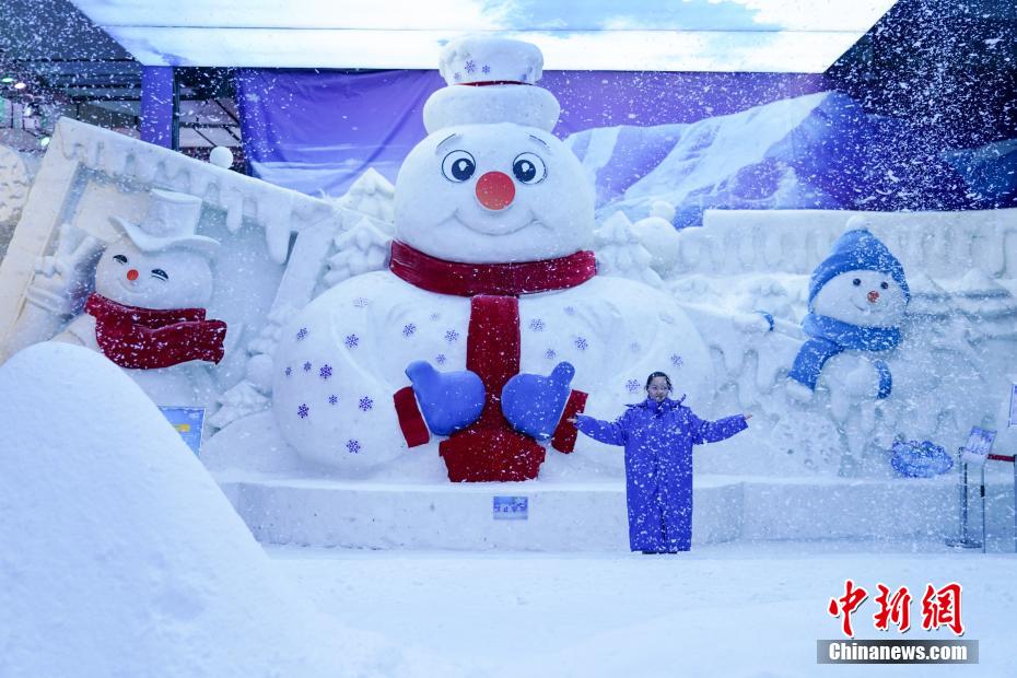 真夏に氷や雪を楽しめる哈爾浜太陽島氷雪芸術館がオープン　黒竜江省