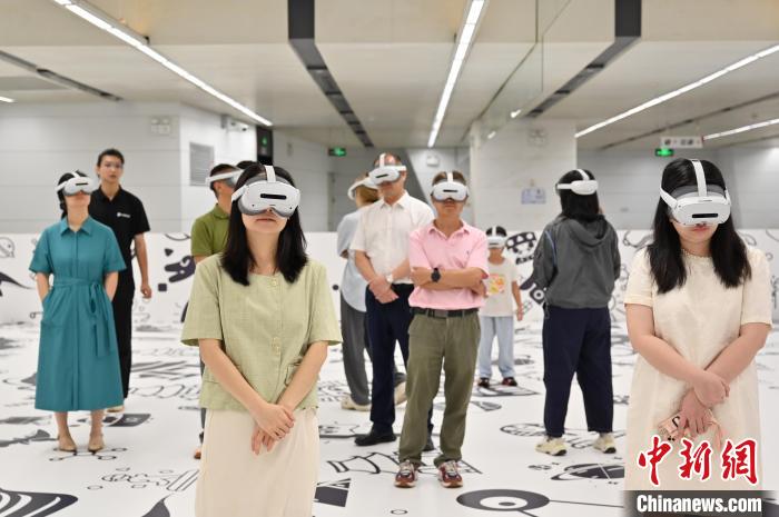広州図書館未来閲読館がオープン　広東省