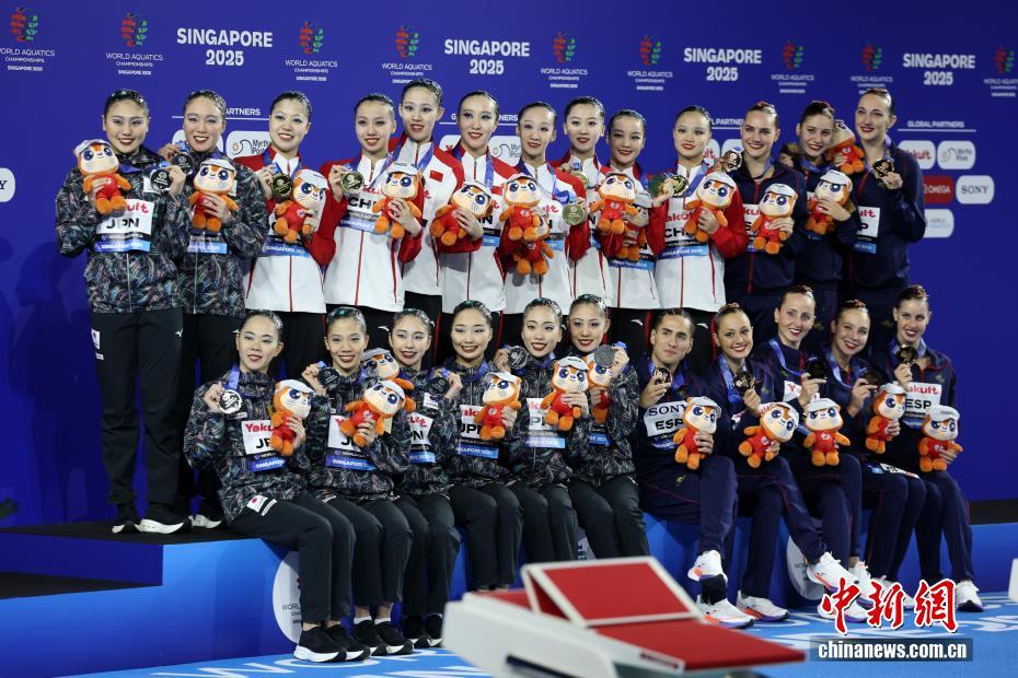 アーティスティックSチームFRで中国が金　水泳世界選手権
