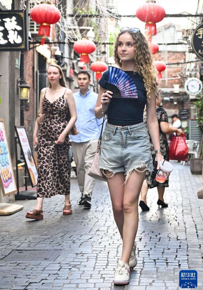 夏も続く「China Travel」ブーム　上海の外国人入国者数が夏場のピークに