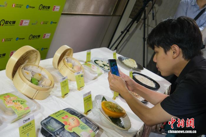 「やわらか食」の普及めざし香港特区の「マキシム」がイベント