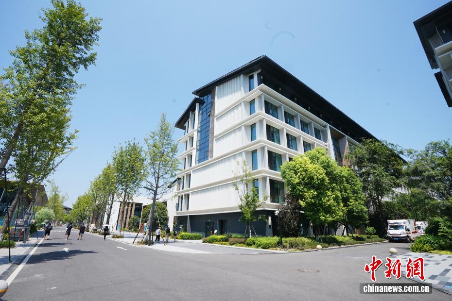 選手用居住棟（撮影・安源）。