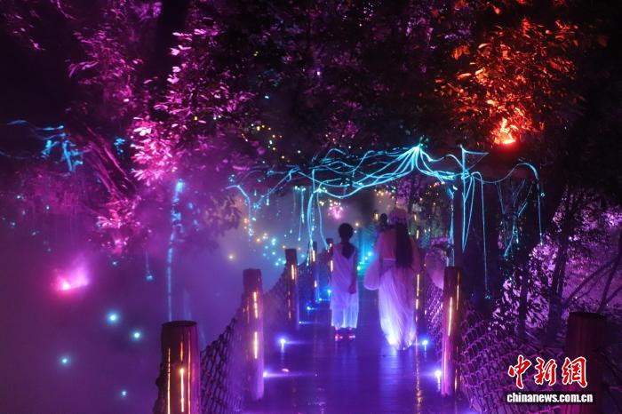 夏の夜を彩る多様なナイトツアーを実施　江西省篁嶺