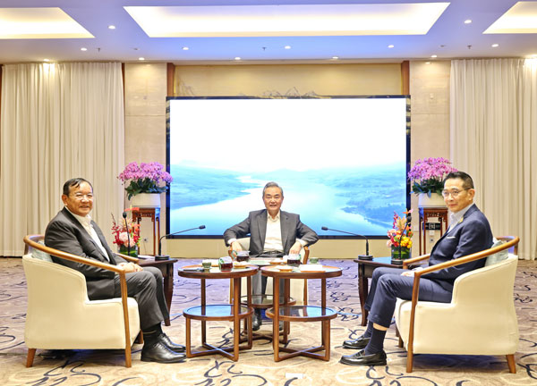 中国・カンボジア・タイ外相が雲南・安寧で茶話会