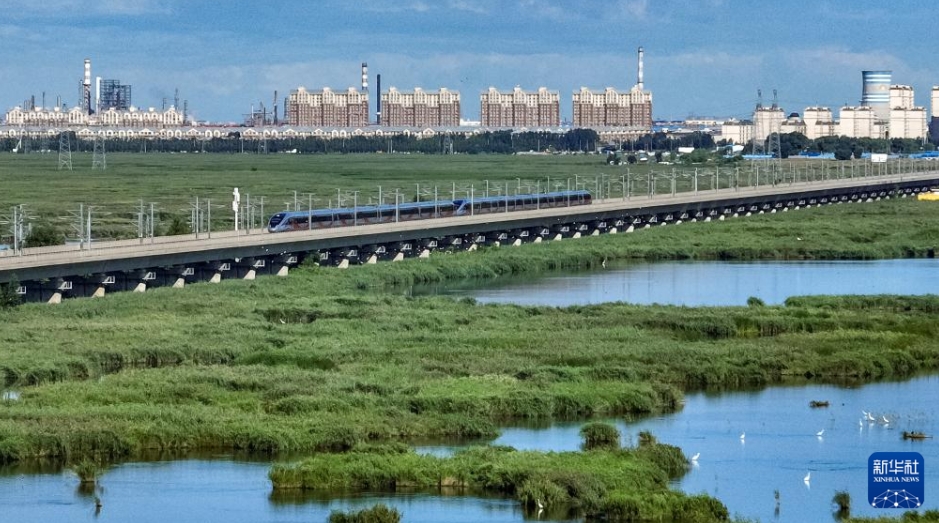 開通10周年を迎えた中国最北端を走る高速鉄道　乗客数は延べ1億人突破