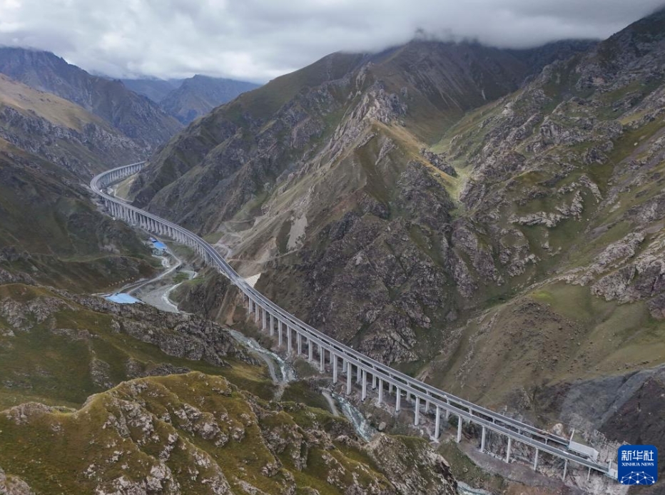 天山山脈貫く烏尉高速道路、年末に開通の見通し　新疆
