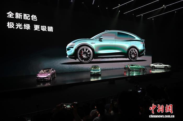 ファーウェイが新型スマートカー車種を複数発表　四川省成都